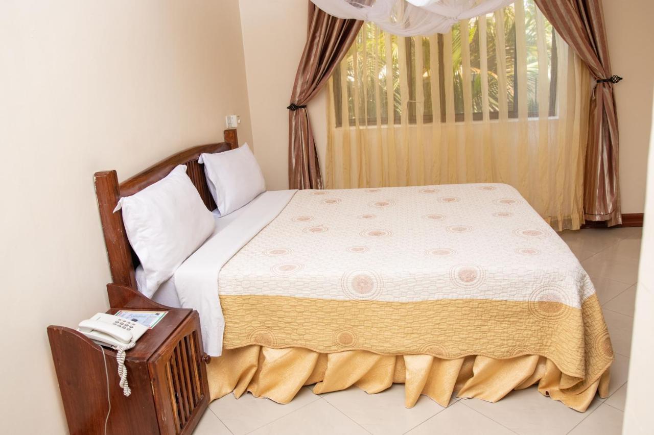 Briston Hotel Arusha Extérieur photo