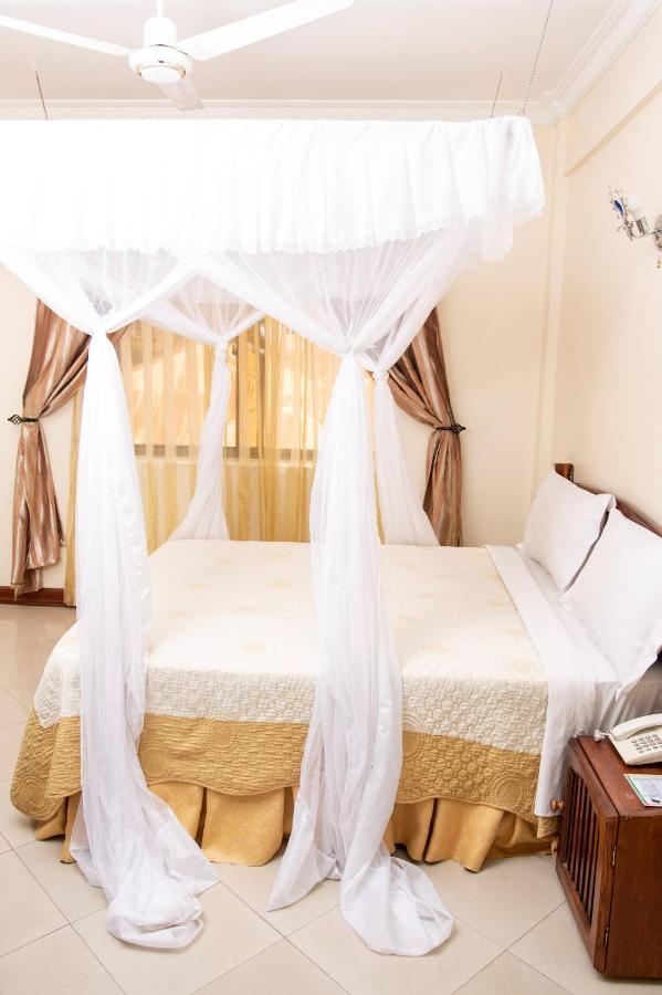 Briston Hotel Arusha Extérieur photo