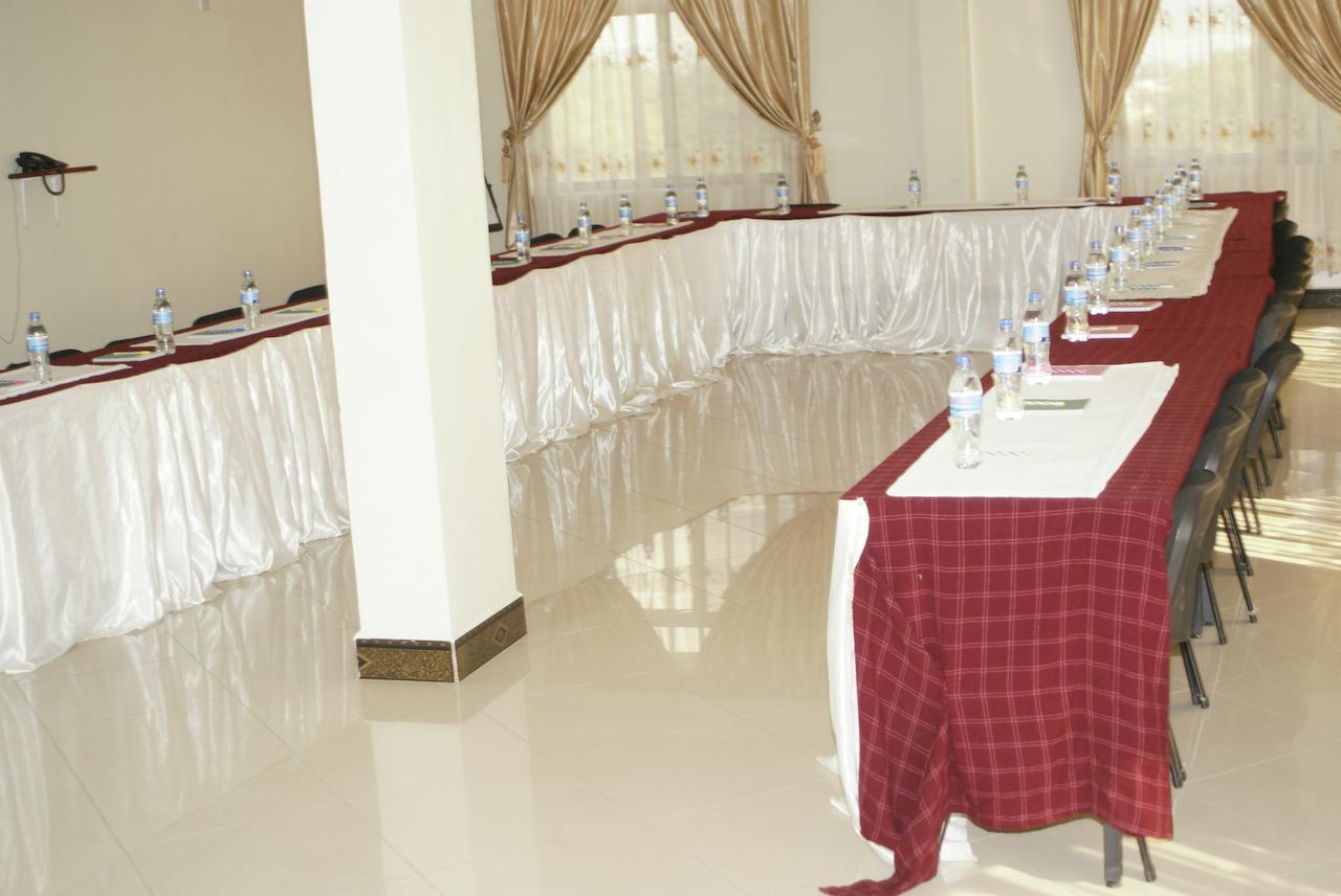 Briston Hotel Arusha Extérieur photo
